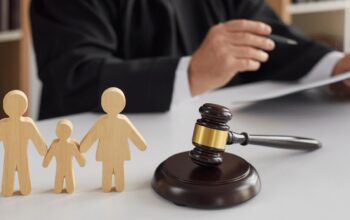 Family Lawyer .