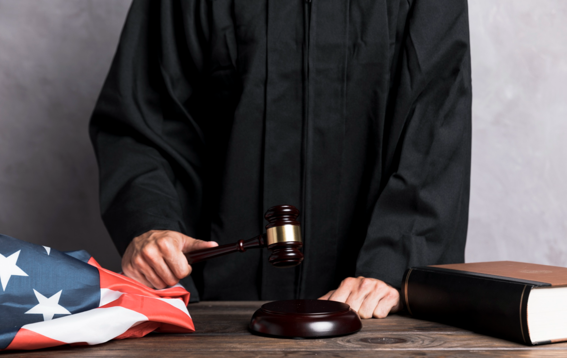 7 Benefits of Hiring a Professional Border Lawyer